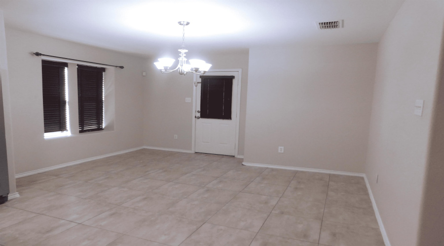 12106 Entrada Lp, Laredo, Texas 78045-9074, 3 Bedrooms Bedrooms, 5 Rooms Rooms,2 BathroomsBathrooms,Residential,For Rent,12106 Entrada Lp,20264855