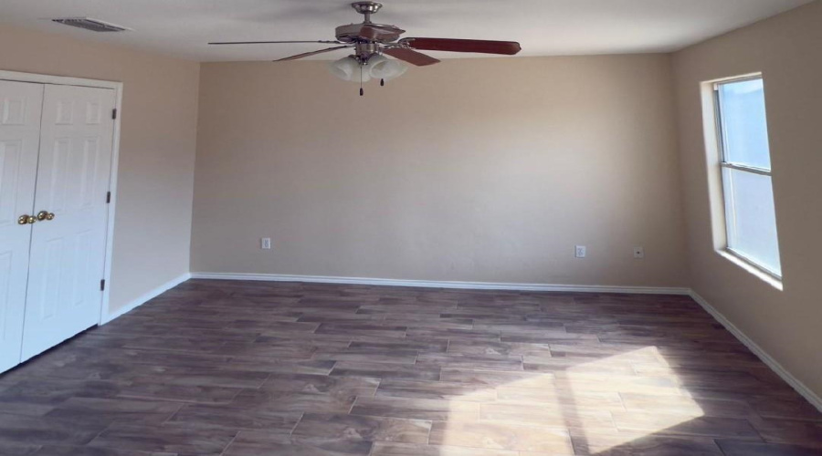12106 Entrada Lp, Laredo, Texas 78045-9074, 3 Bedrooms Bedrooms, 5 Rooms Rooms,2 BathroomsBathrooms,Residential,For Rent,12106 Entrada Lp,20264855