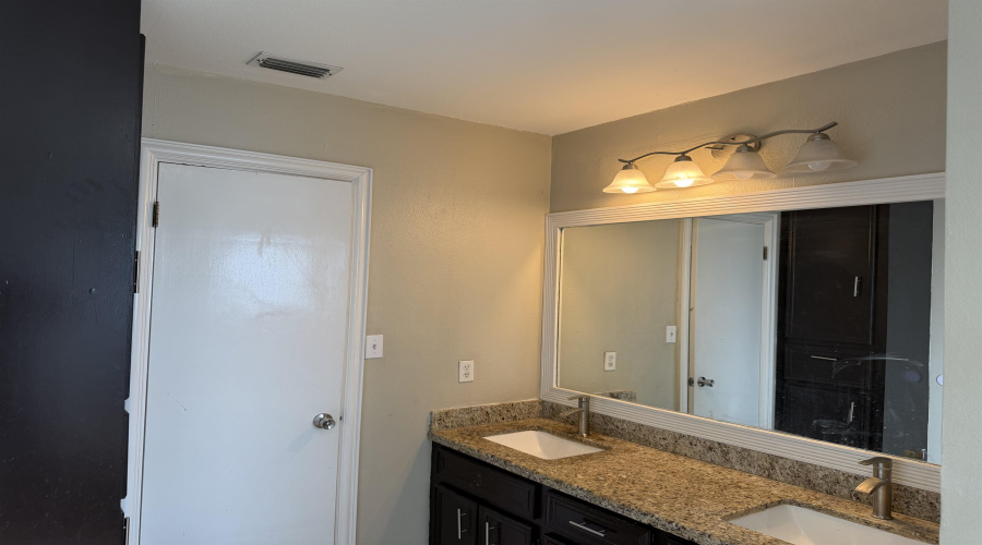 3201 N 22nd St., McAllen, Texas 78501-6016, 3 Bedrooms Bedrooms, 3 Rooms Rooms,2 BathroomsBathrooms,Residential,For Rent,3201 N 22nd St.,20264856
