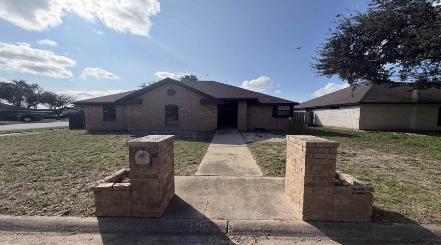 3201 N 22nd St., McAllen, Texas 78501-6016, 3 Bedrooms Bedrooms, 3 Rooms Rooms,2 BathroomsBathrooms,Residential,For Rent,3201 N 22nd St.,20264856