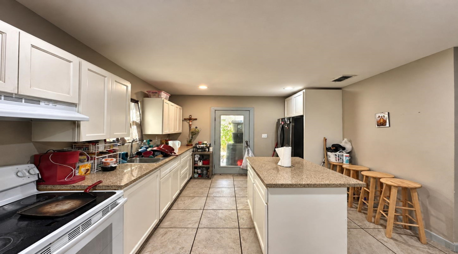 1908 Hidalgo St, Laredo, Texas 78040, ,Multi-family,For Sale,1908 Hidalgo St,20264861