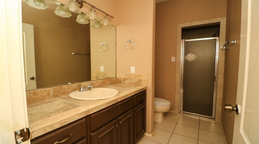 1514 Texoma St, Laredo, Texas 78046, 3 Bedrooms Bedrooms, 5 Rooms Rooms,2 BathroomsBathrooms,Residential,For Rent,1514 Texoma St,20264857