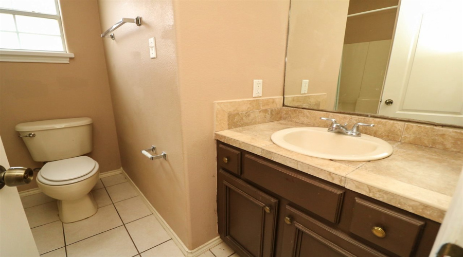 1514 Texoma St, Laredo, Texas 78046, 3 Bedrooms Bedrooms, 5 Rooms Rooms,2 BathroomsBathrooms,Residential,For Rent,1514 Texoma St,20264857