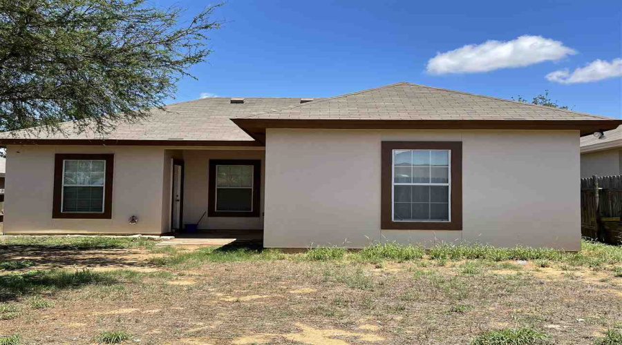 1514 Texoma St, Laredo, Texas 78046, 3 Bedrooms Bedrooms, 5 Rooms Rooms,2 BathroomsBathrooms,Residential,For Rent,1514 Texoma St,20264857