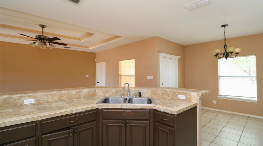 1514 Texoma St, Laredo, Texas 78046, 3 Bedrooms Bedrooms, 5 Rooms Rooms,2 BathroomsBathrooms,Residential,For Rent,1514 Texoma St,20264857