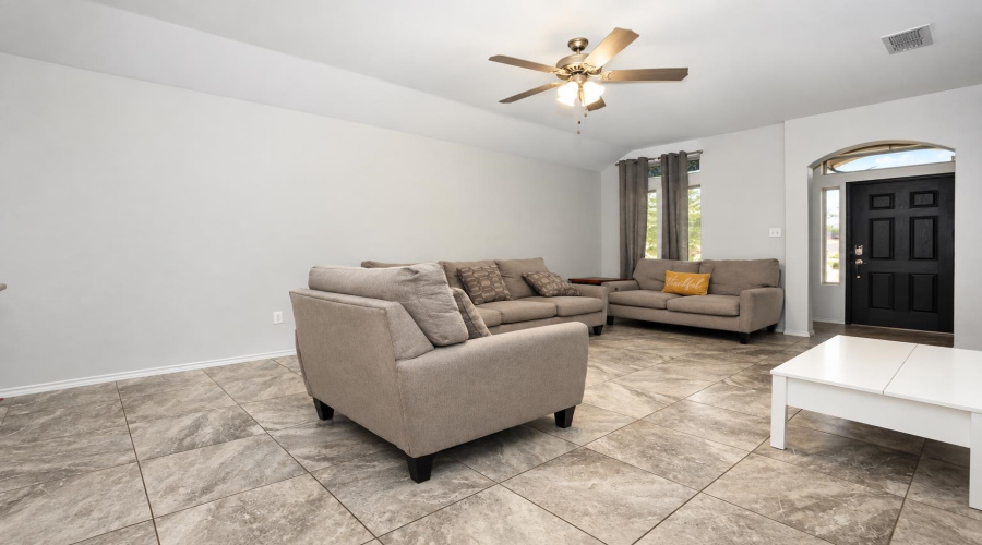 416 Concepcion, Laredo, Texas 78045, 3 Bedrooms Bedrooms, 7 Rooms Rooms,2 BathroomsBathrooms,Residential,For Sale,416 Concepcion,20264859