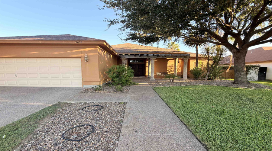 2609 Chardonnay Dr, Laredo, Texas 78045, 3 Bedrooms Bedrooms, 6 Rooms Rooms,3 BathroomsBathrooms,Residential,For Rent,2609 Chardonnay Dr,20264860
