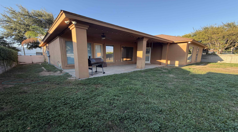 2609 Chardonnay Dr, Laredo, Texas 78045, 3 Bedrooms Bedrooms, 6 Rooms Rooms,3 BathroomsBathrooms,Residential,For Rent,2609 Chardonnay Dr,20264860