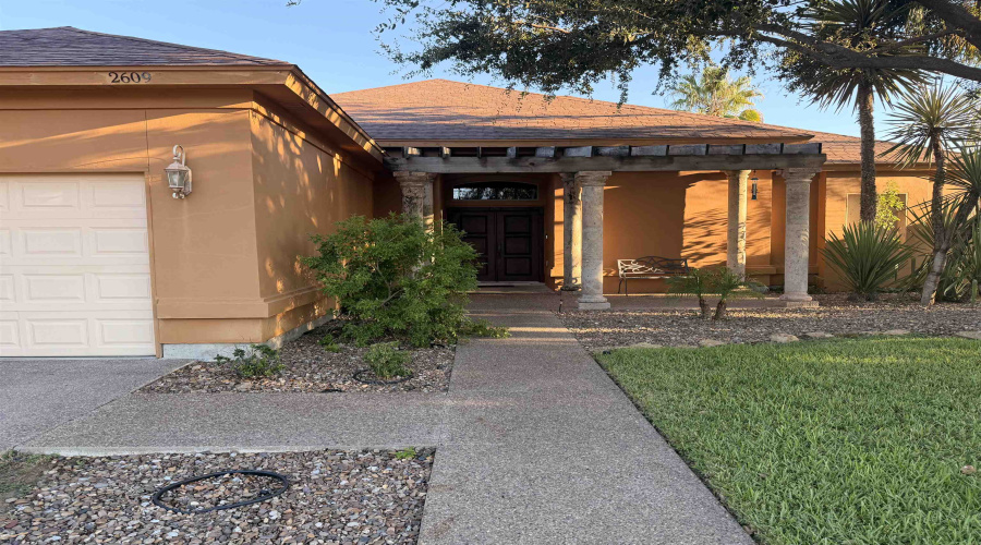 2609 Chardonnay Dr, Laredo, Texas 78045, 3 Bedrooms Bedrooms, 6 Rooms Rooms,3 BathroomsBathrooms,Residential,For Rent,2609 Chardonnay Dr,20264860