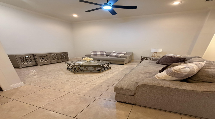 2609 Chardonnay Dr, Laredo, Texas 78045, 3 Bedrooms Bedrooms, 6 Rooms Rooms,3 BathroomsBathrooms,Residential,For Rent,2609 Chardonnay Dr,20264860