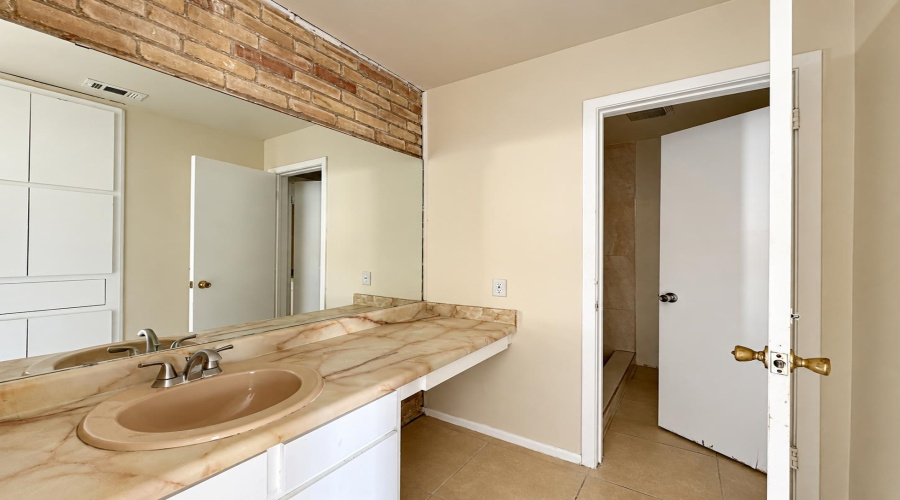 412 Gale St, Laredo, Texas 78041, 2 Bedrooms Bedrooms, 4 Rooms Rooms,1 BathroomBathrooms,Residential,For Sale,412 Gale St,20264862