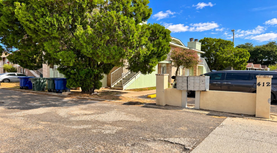 412 Gale St, Laredo, Texas 78041, 2 Bedrooms Bedrooms, 4 Rooms Rooms,1 BathroomBathrooms,Residential,For Sale,412 Gale St,20264862